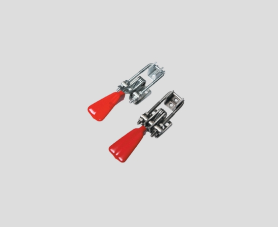 Kẹp định vị Buyoung giúp cố định cửa tủ điện, hạn chế rung lắc và tăng độ ổn định khi sử dụng.